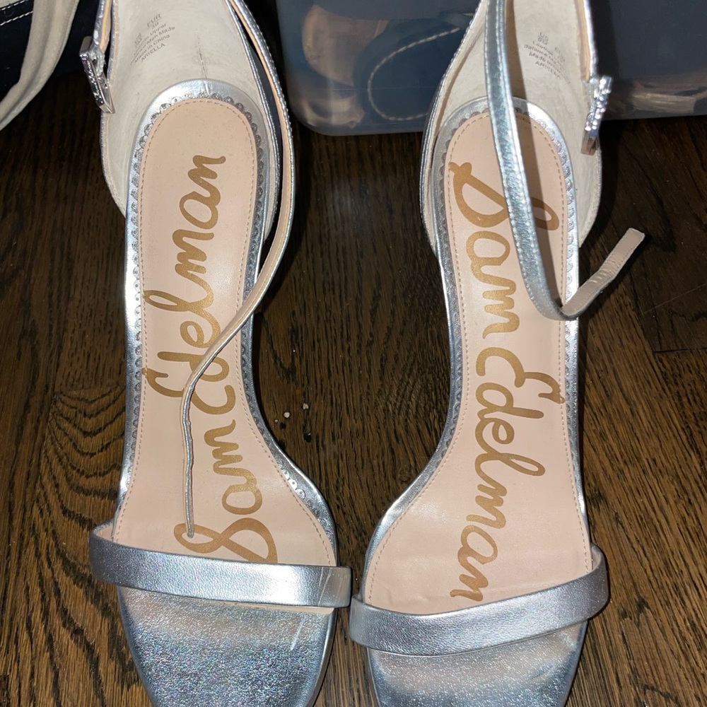 Sam Edelman silver strappy sandals size 9.